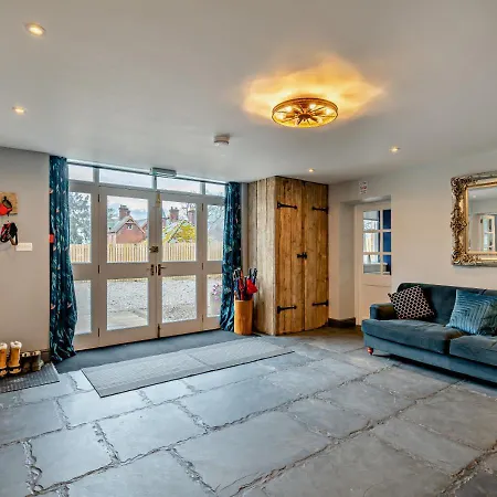 The Carriage House Retreat *