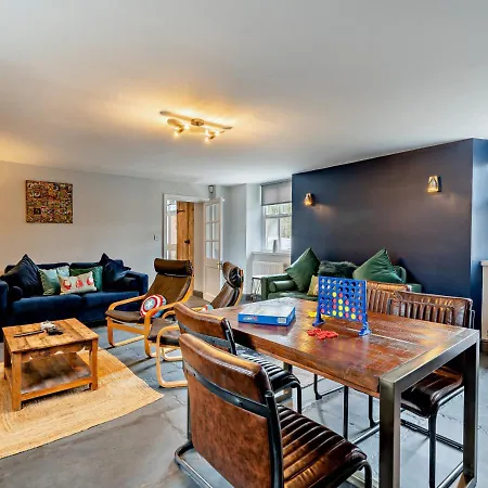 The Carriage House Retreat *
